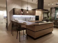 Cucina con penisola in laminato materico a prezzo scontato 33%