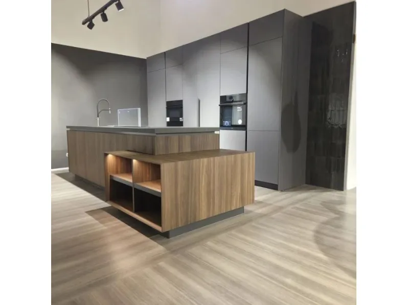 Cucina Molteni & c moderna con isola grigia in laminato opaco Cucina con isola molteni&c dada highline