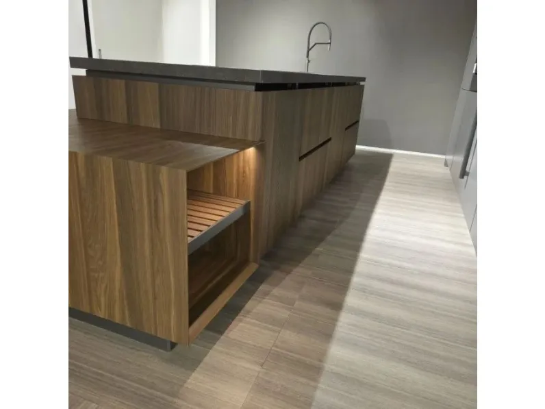 Cucina Molteni & c moderna con isola grigia in laminato opaco Cucina con isola molteni&c dada highline