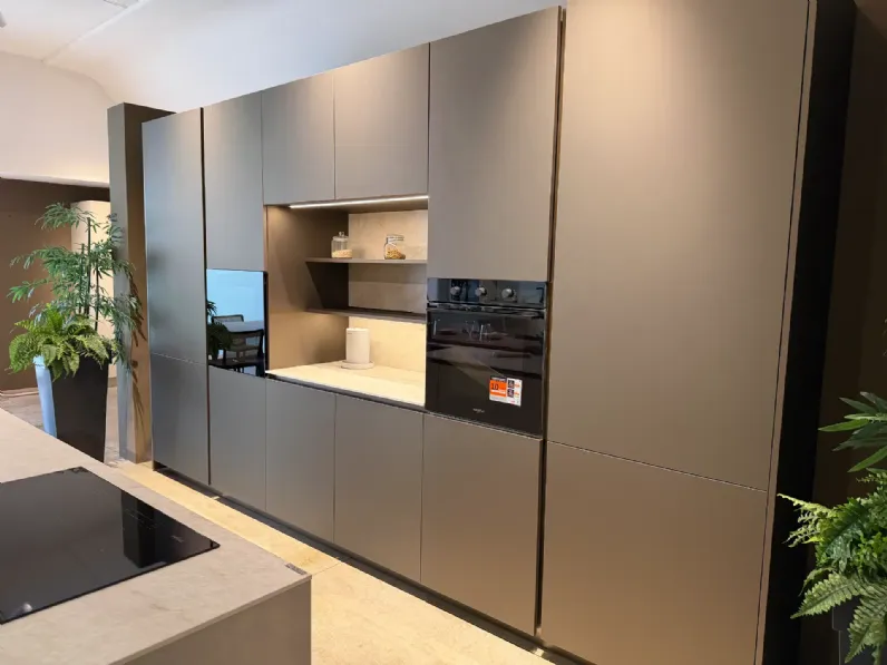 Cucina altri colori moderna con isola Metropolis Stosa in Offerta Outlet