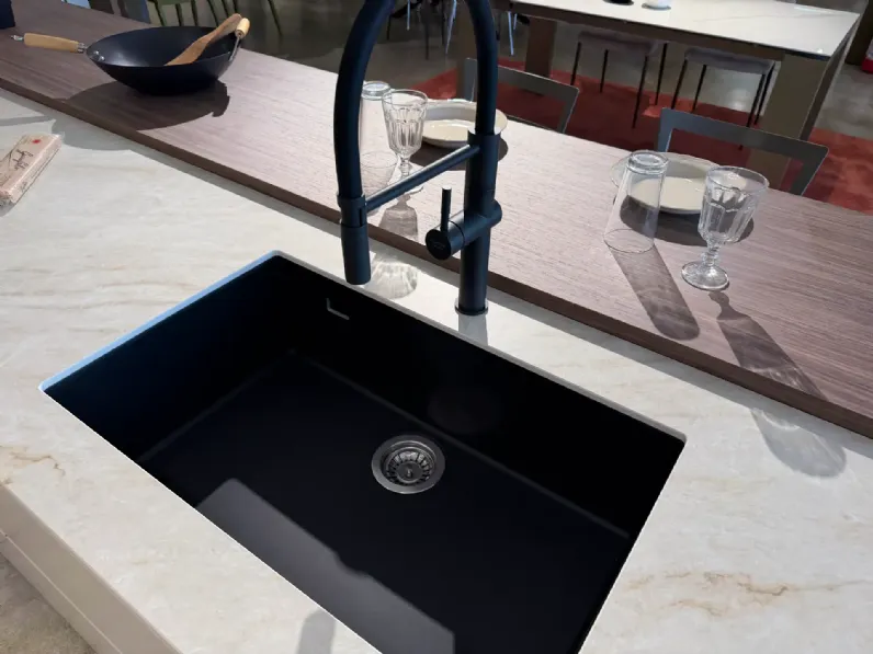 Cucina altri colori moderna con isola Metropolis Stosa in Offerta Outlet
