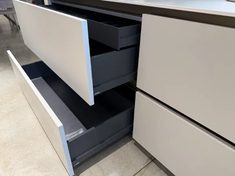 Cucina altri colori moderna con isola Metropolis Stosa in Offerta Outlet