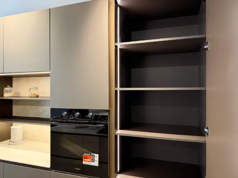 Cucina altri colori moderna con isola Metropolis Stosa in Offerta Outlet