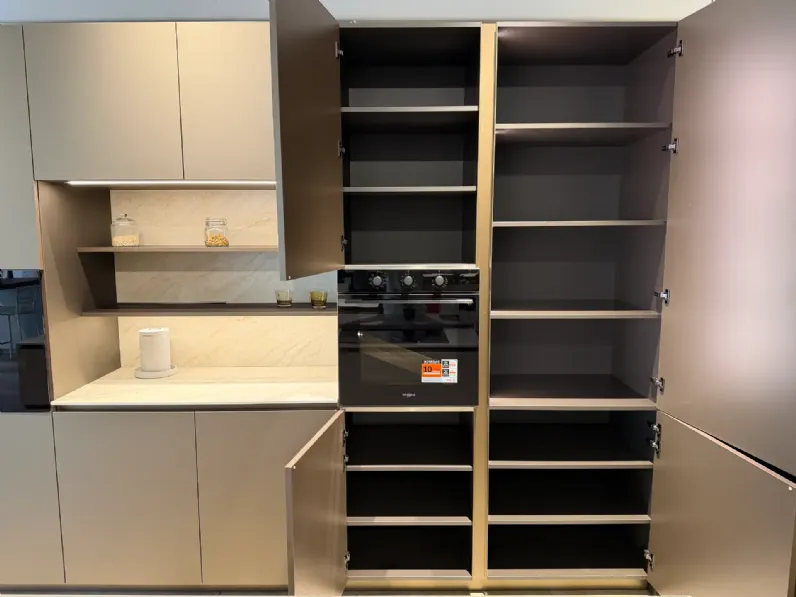 Cucina altri colori moderna con isola Metropolis Stosa in Offerta Outlet