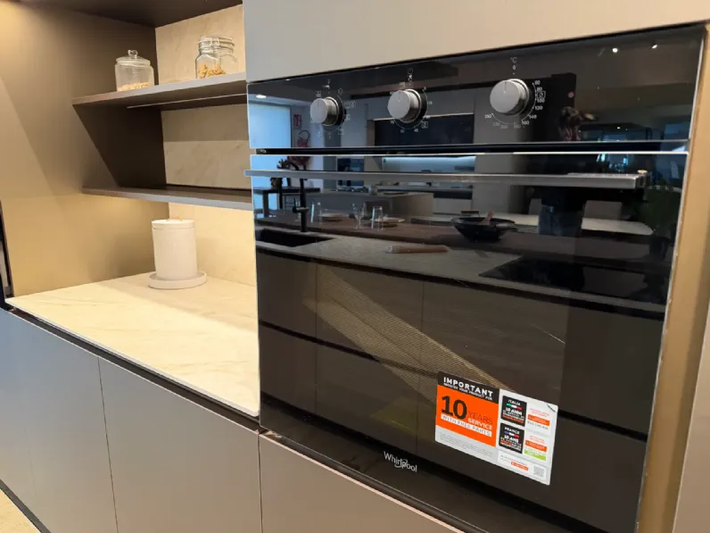 Cucina altri colori moderna con isola Metropolis Stosa in Offerta Outlet