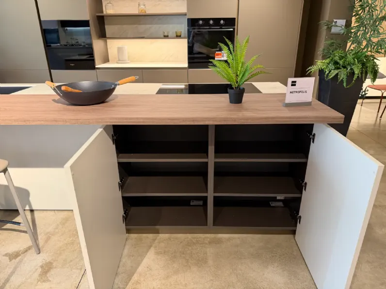 Cucina altri colori moderna con isola Metropolis Stosa in Offerta Outlet