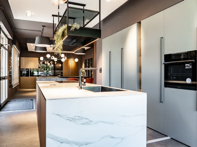 Cucina noce design con isola Aran Rigoletto a soli 17275 Euro