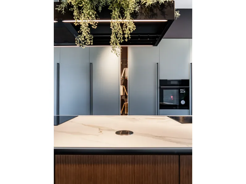 Cucina noce design con isola Aran Rigoletto a soli 17275 Euro