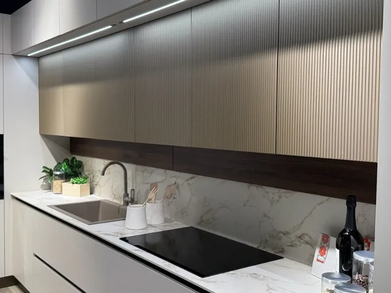 Cucina Mobilturi moderna ad angolo grigia in melaminico Pop