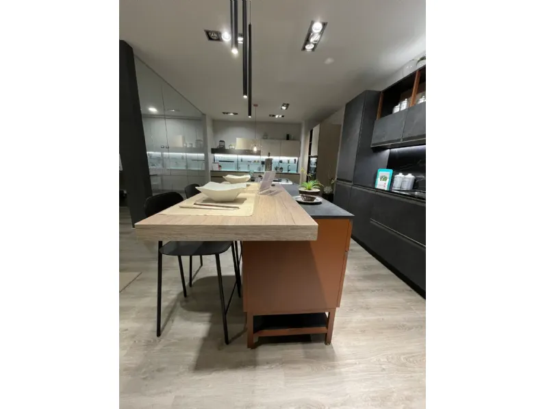 Cucina a prezzo ribassato con isola design Formalia Scavolini