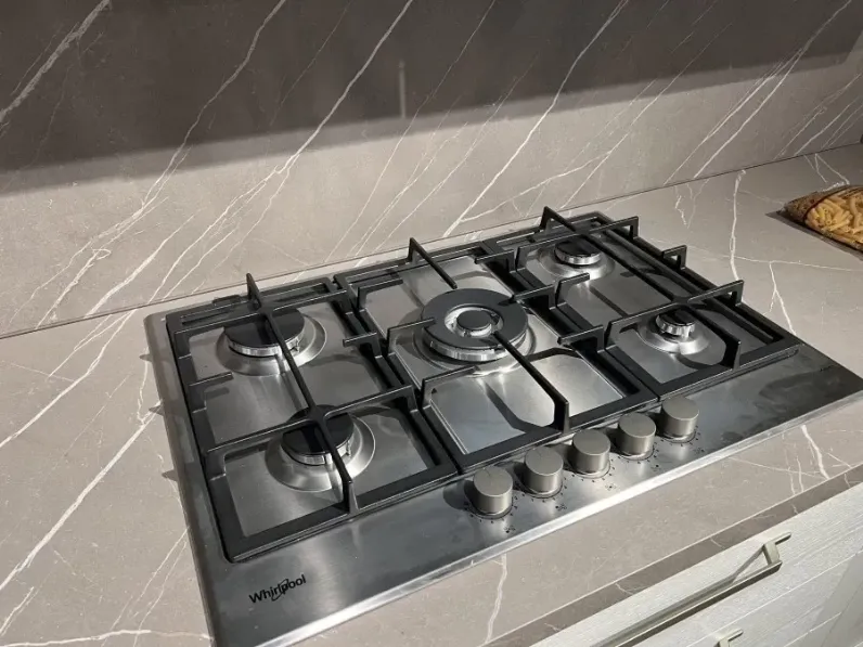 Cucina lineare in legno a prezzo scontato 60%
