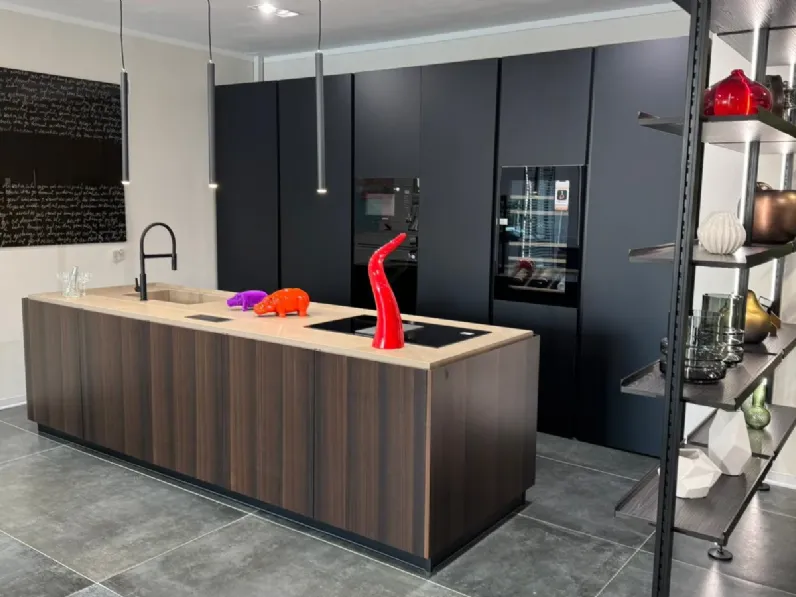 Cucina con isola design noce Binova Scava a soli 24300 Euro