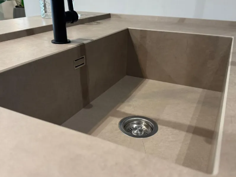 Cucina con isola design noce Binova Scava a soli 24300 Euro