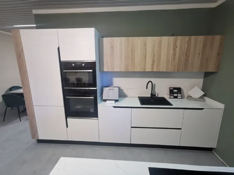 Cucina Area 22 lesmo moderna bianca Dibiesse con isola scontata 30%