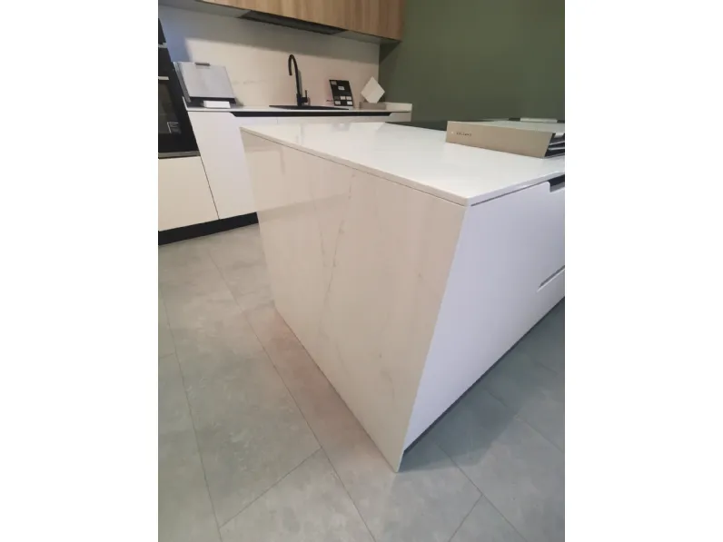 Cucina Area 22 lesmo moderna bianca Dibiesse con isola scontata 30%