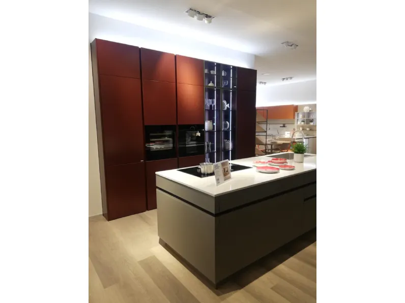 Cucina con isola Veneta Cucine Iconica SCONTATA 49%
