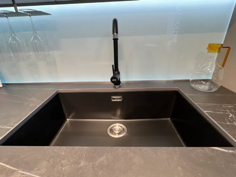 Scopri la cucina Lounge di Veneta Cucine in OFFERTA OUTLET 