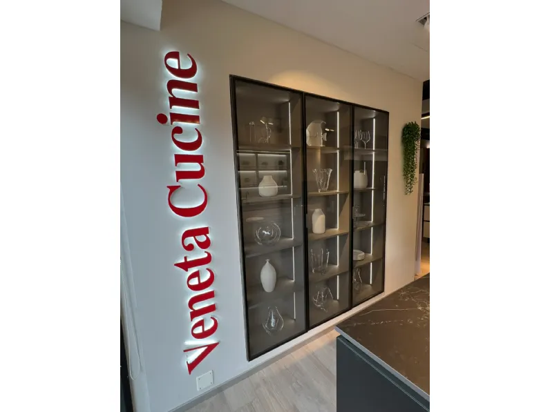 Scopri la cucina Lounge di Veneta Cucine in OFFERTA OUTLET 