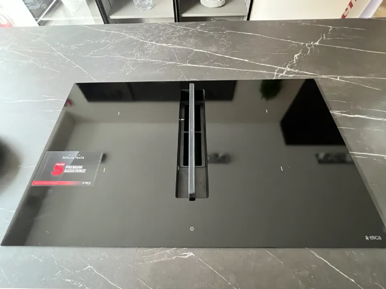 Scopri la cucina Lounge di Veneta Cucine in OFFERTA OUTLET 