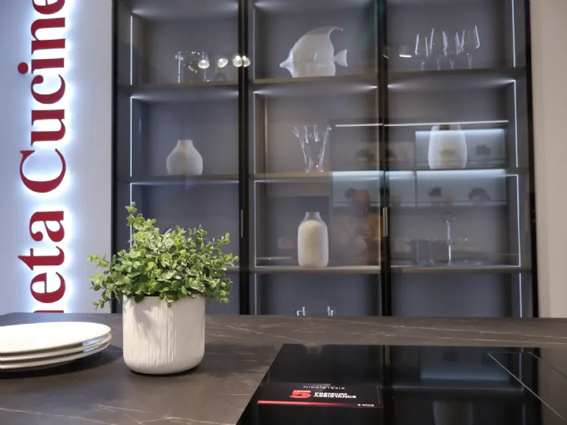 Scopri la cucina Lounge di Veneta Cucine in OFFERTA OUTLET 