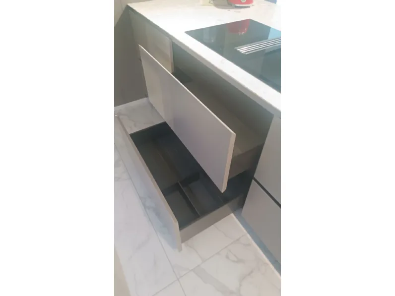 Cucina con penisola in laminato materico altri colori N elle e inside a prezzo ribassato