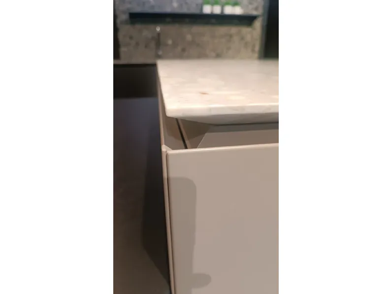 Cucina con penisola in laminato materico altri colori N elle e inside a prezzo ribassato