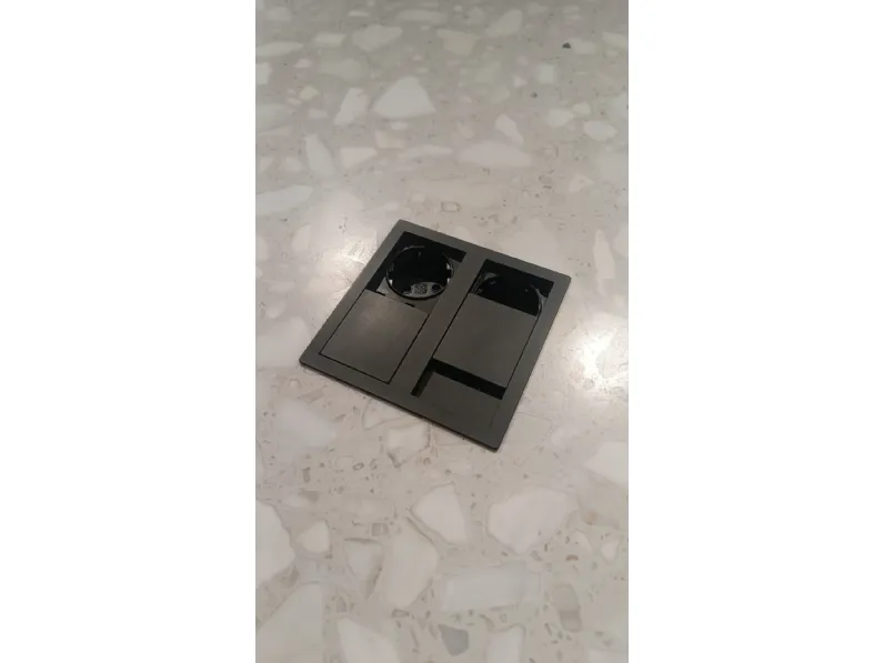 Cucina con penisola in laminato materico altri colori N elle e inside a prezzo ribassato