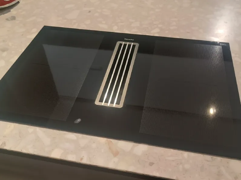 Cucina con penisola in laminato materico altri colori N elle e inside a prezzo ribassato