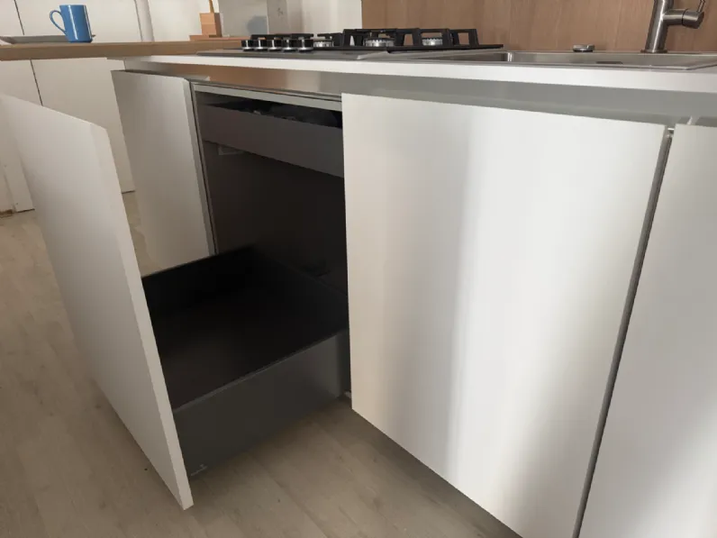 Cucina Gola di Euromobil in Offerta Outlet -50%