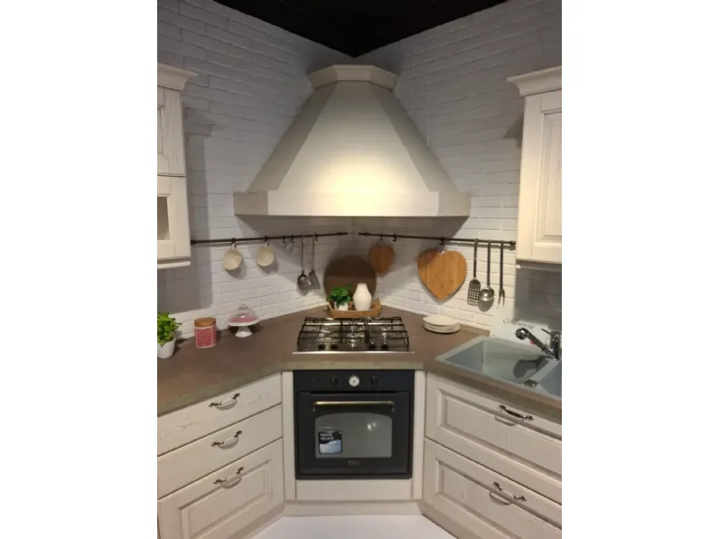 Cucina modello memory  ad angolo Veneta Cucine con uno sconto imperdibile