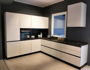 Cucina Stosa moderna ad angolo bianca in laccato opaco Alev