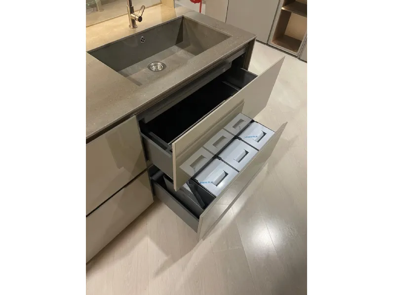 Cucina Ernestomeda Sign con isola  OFFERTA OUTLET sconto 63% 