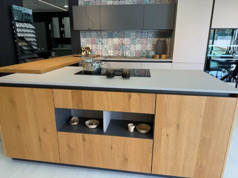 Cucina moderna con isola Loft xxl Arrex a prezzo ribassato