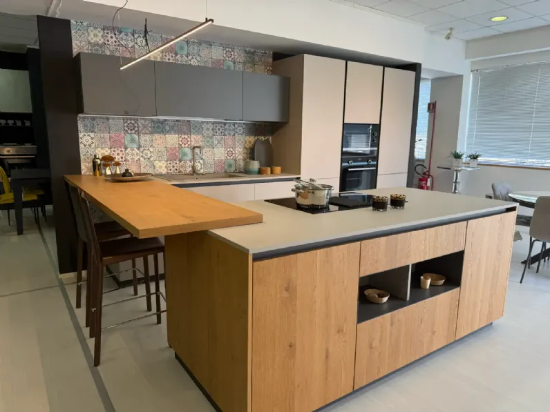 Cucina moderna con isola Loft xxl Arrex a prezzo ribassato