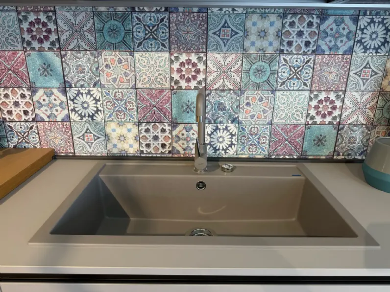 Cucina moderna con isola Loft xxl Arrex a prezzo ribassato