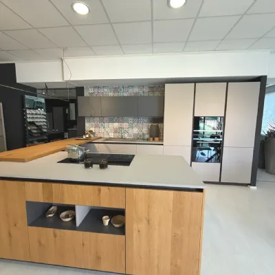 Cucina moderna con isola Loft xxl Arrex a prezzo ribassato