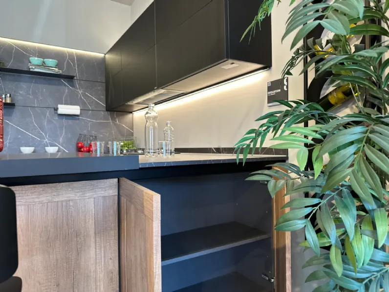 Cucina con penisola moderna altri colori Scavolini Evolution a soli 10900 Euro