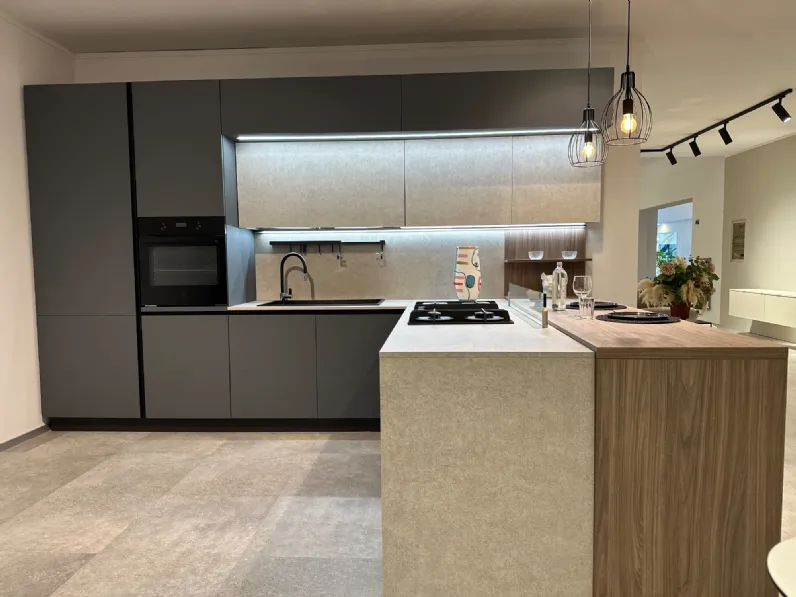 Cucina a prezzo ribassato con penisola moderna Infinity Stosa