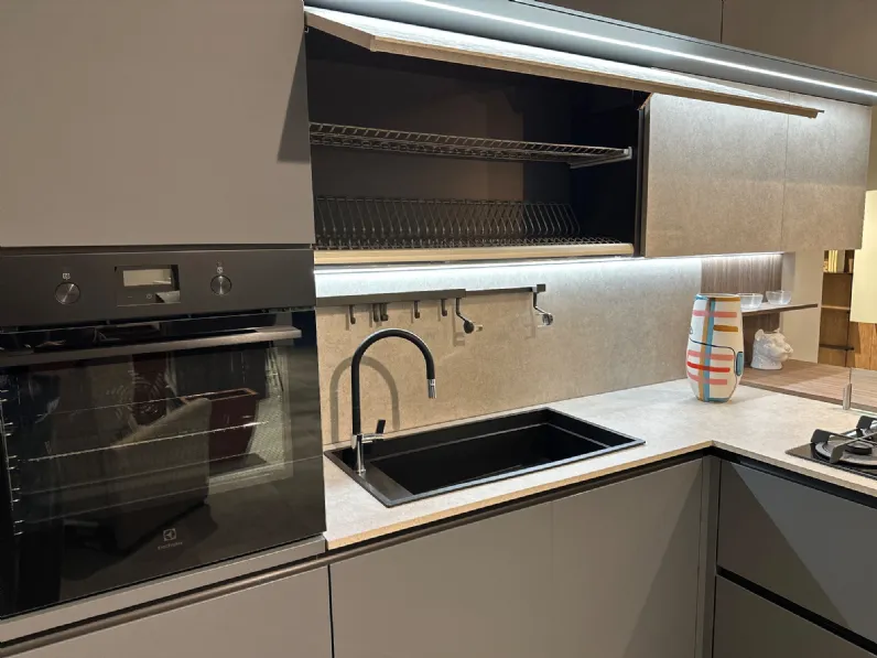 Cucina a prezzo ribassato con penisola moderna Infinity Stosa