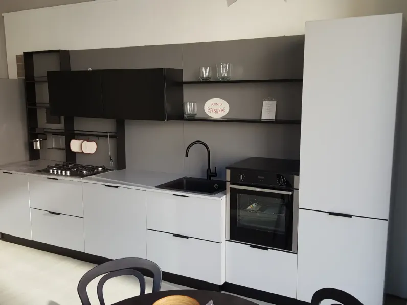 Cucina lineare in laminato opaco grigia Spring pro xl a prezzo ribassato