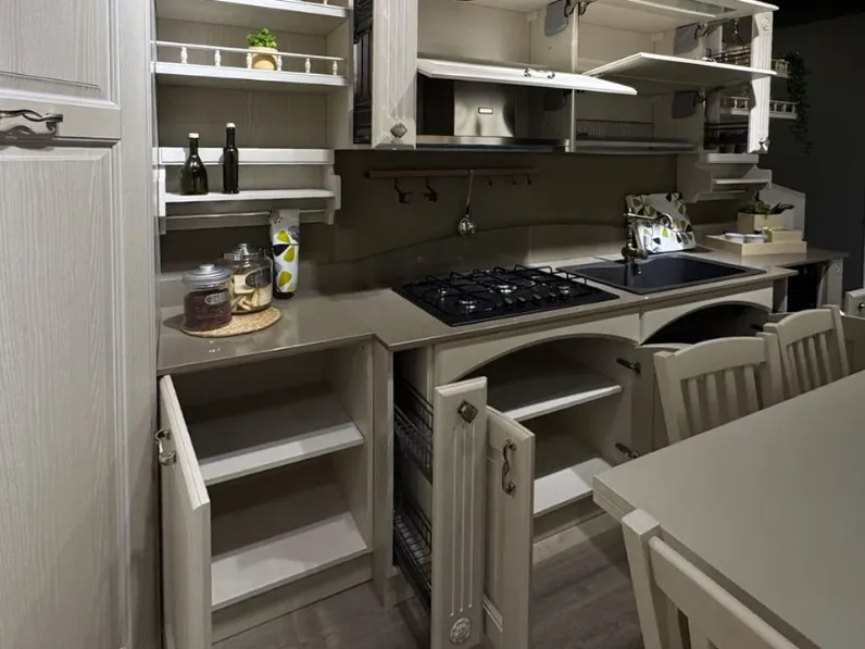 Cucina ad angolo classica grigia Mobilturi Olimpia a soli 15600 Euro