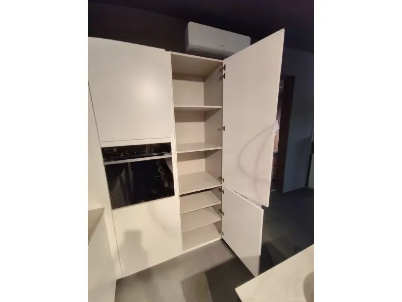 Cucina bianca moderna ad angolo Aran Volare a soli 18856 Euro