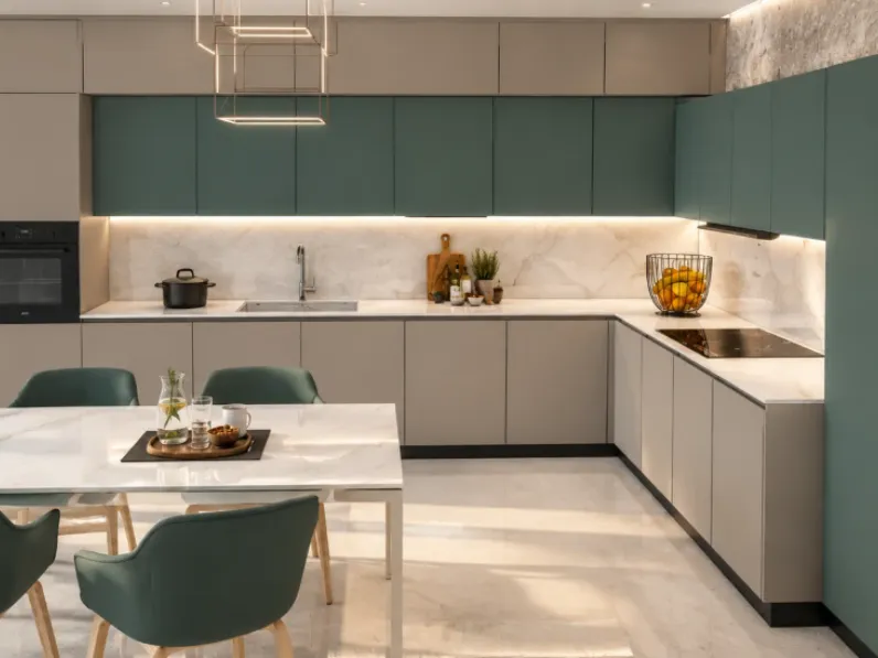 Cucina ad angolo in laccata opaco a prezzo ribassato 40%