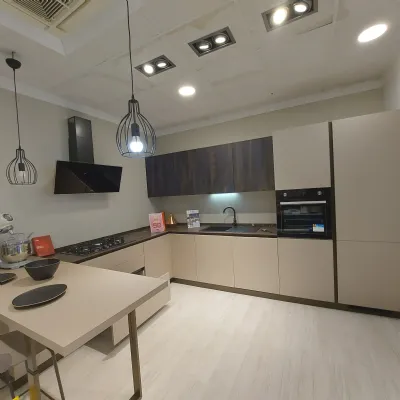 Cucina ad angolo in laminato materico altri colori Liberamente a prezzo scontato