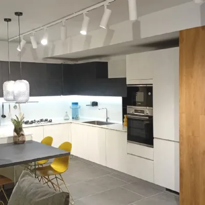Cucina a prezzo ribassato ad angolo moderna Motus Scavolini