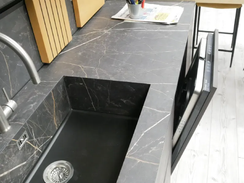 Cucina a PREZZI OUTLET in laminato materico Mobilegno -69%