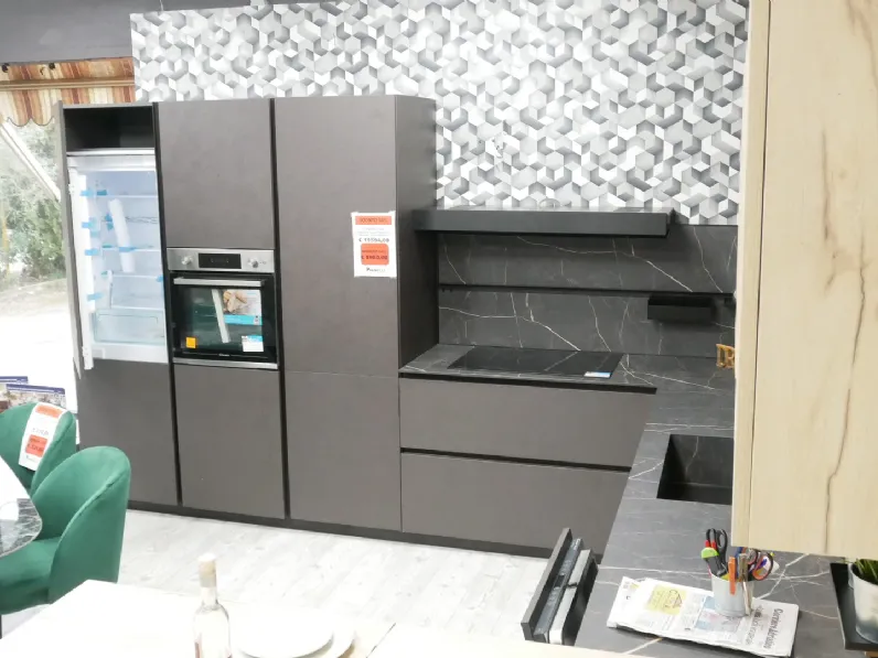 Cucina a PREZZI OUTLET in laminato materico Mobilegno -69%