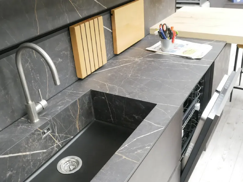 Cucina a PREZZI OUTLET in laminato materico Mobilegno -69%