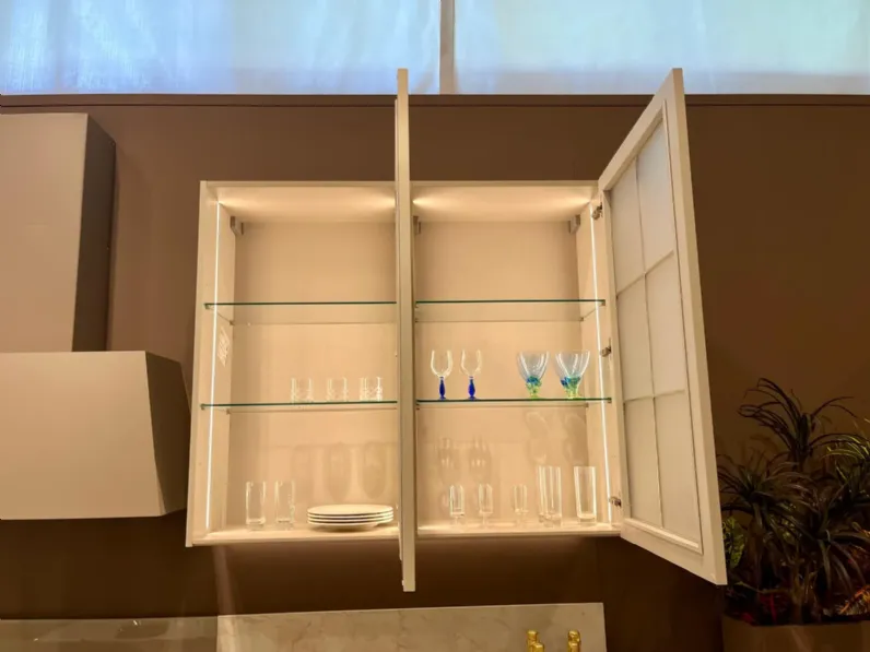 Cucina Scavolini classica ad angolo altri colori in laminato opaco Carattere