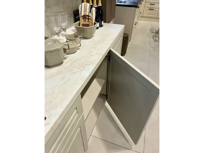 Cucina Scavolini classica ad angolo altri colori in laminato opaco Carattere